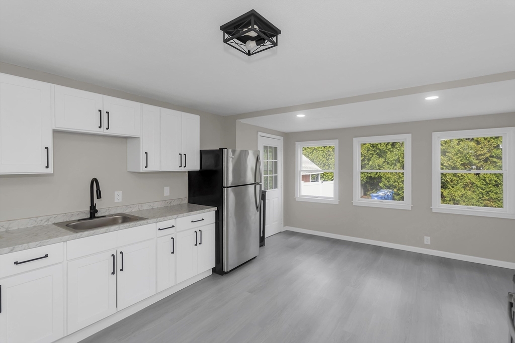 30-32 Fox Street West Springfield, MA 01089 - Photo 7 of 41