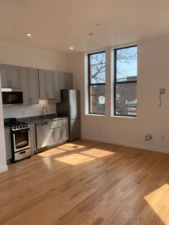 $2,250 | 64 Market Street, Unit 401, Lynn, MA 01901