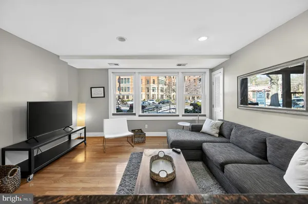 $2,295 | 4840 MacArthur Boulevard Northwest, Unit 408, Washington, DC 20007