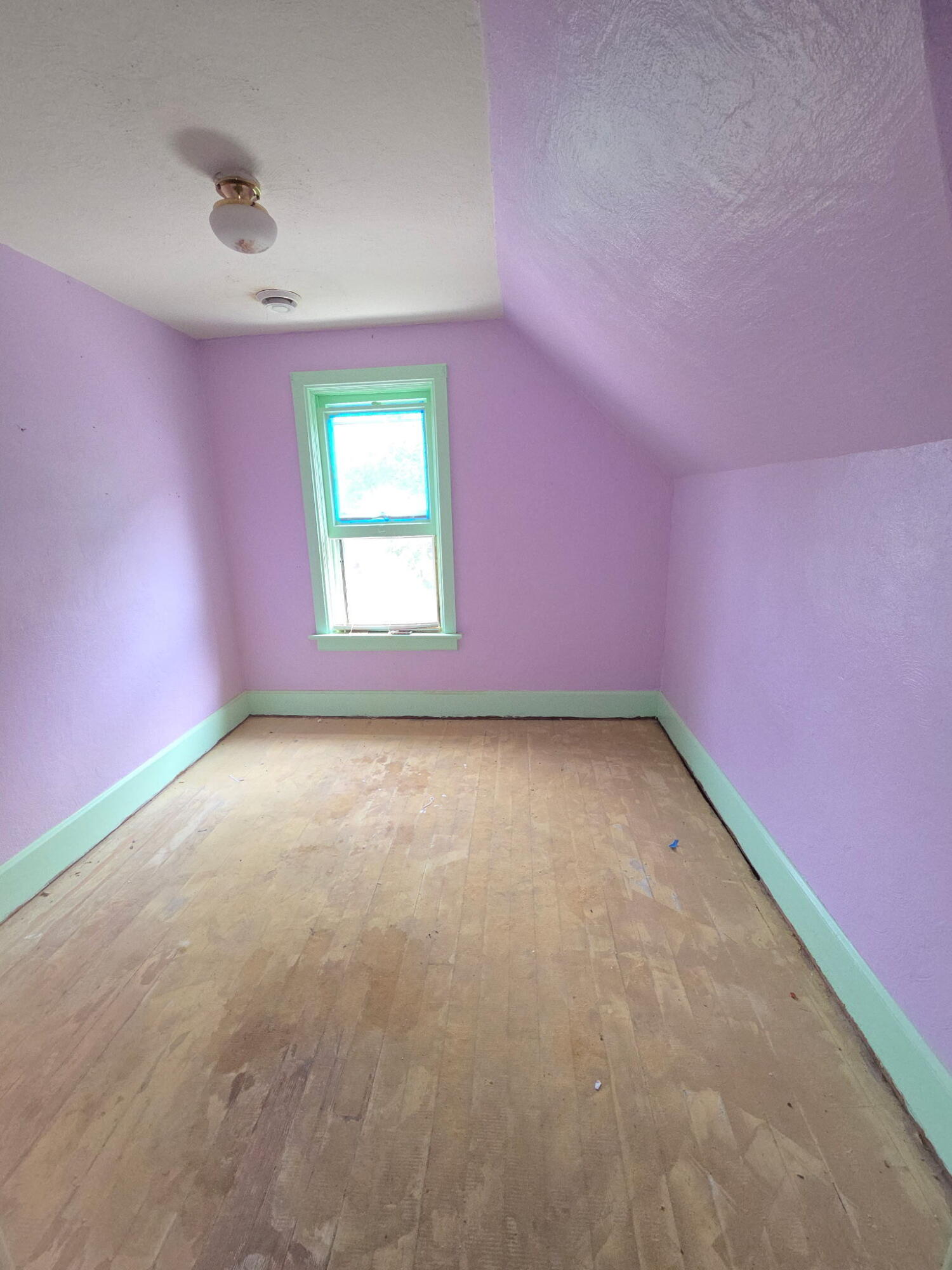 5723 Old Q Road Manitowoc, WI 54220 - Photo 9 of 16 Upper Bedroom 2