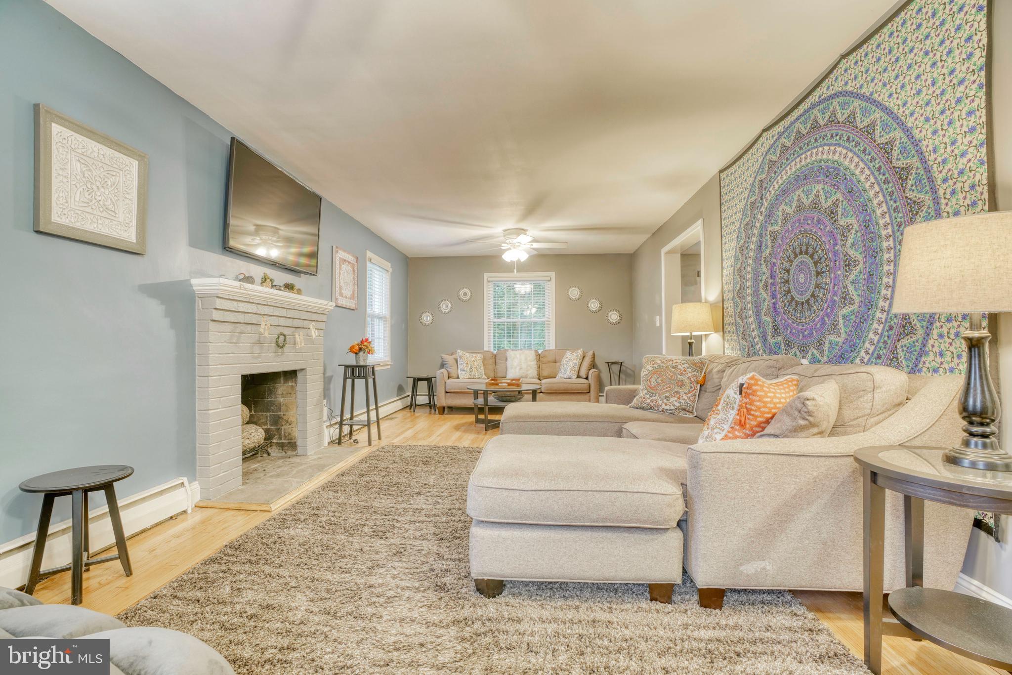 6702 Glenkirk Road Baltimore, MD 21239 - Photo 5 of 67 Living Room