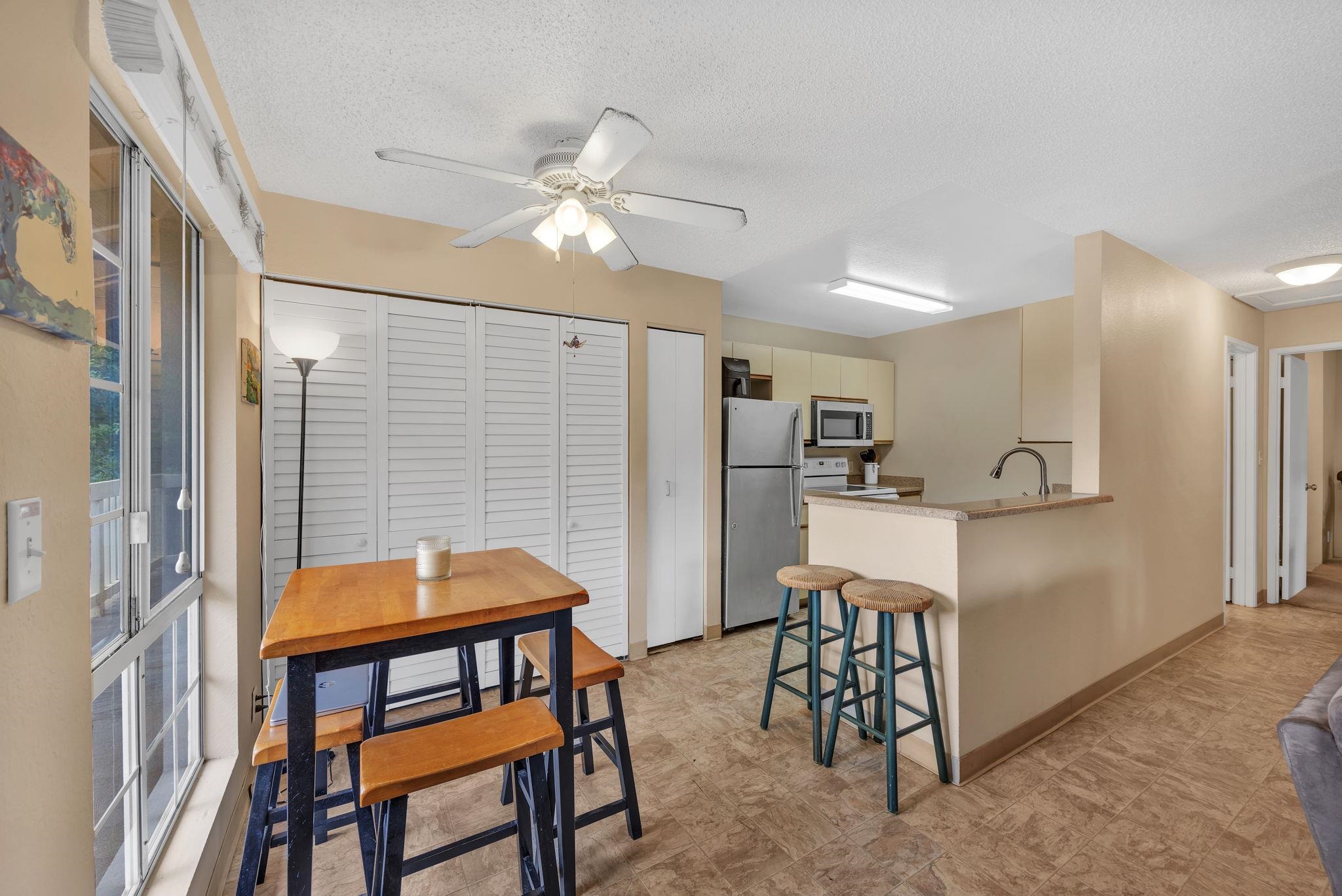 140 Uwapo Road, Unit 9202 Kihei, HI 96753 - Photo 9 of 31 a view of a livingroom with furniture and furniture