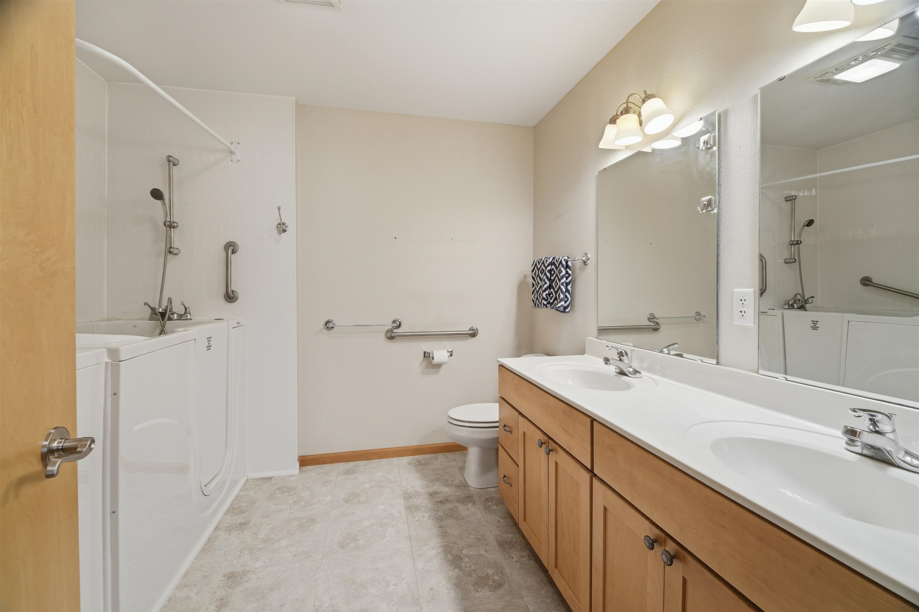 2146 Point Comfort Road Oshkosh, WI 54902 - Photo 22 of 66