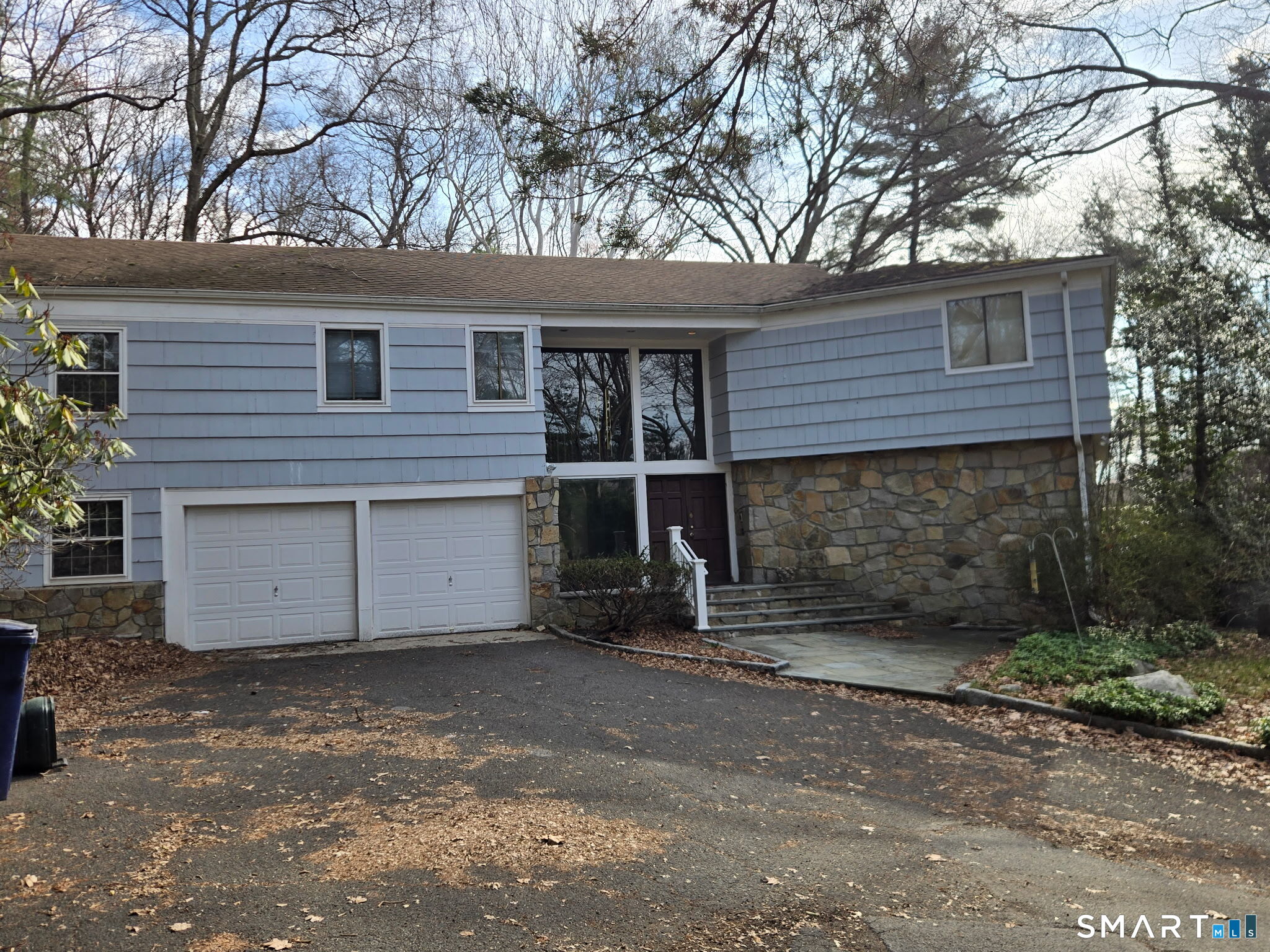 677 West Hill Road Stamford, CT 06902 - Photo 3 of 28 Gallery Image 3