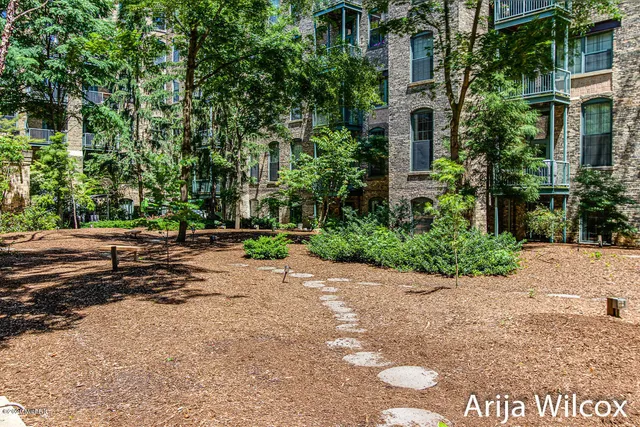 $357,900 | 940 Monroe Avenue Northwest, Unit 558, Grand Rapids, MI 49503