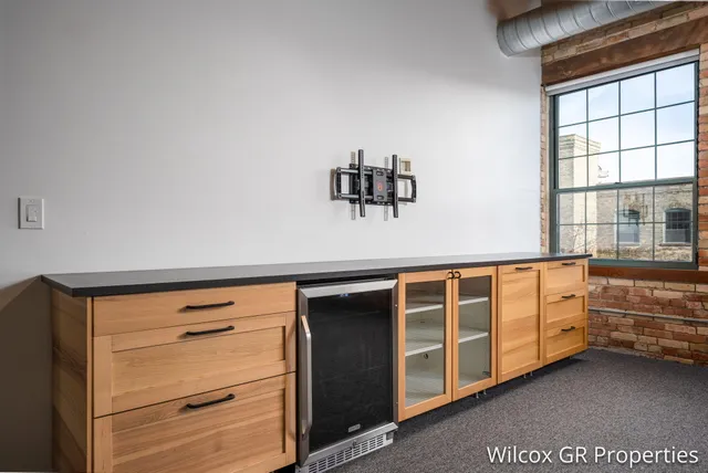 $357,900 | 940 Monroe Avenue Northwest, Unit 558, Grand Rapids, MI 49503