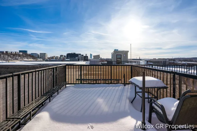 $357,900 | 940 Monroe Avenue Northwest, Unit 558, Grand Rapids, MI 49503