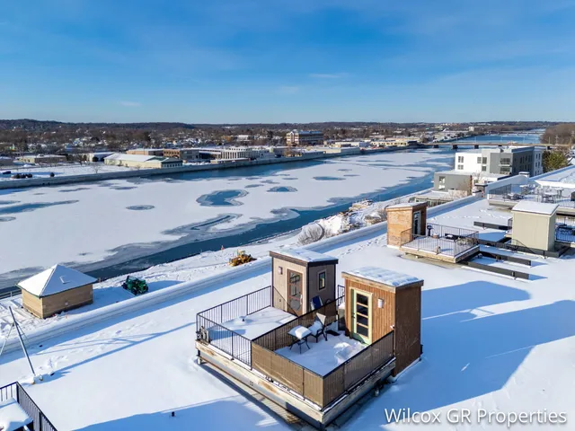 $357,900 | 940 Monroe Avenue Northwest, Unit 558, Grand Rapids, MI 49503