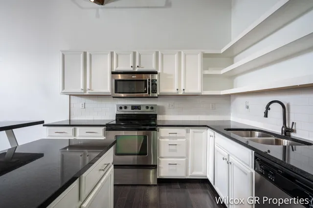 $357,900 | 940 Monroe Avenue Northwest, Unit 558, Grand Rapids, MI 49503