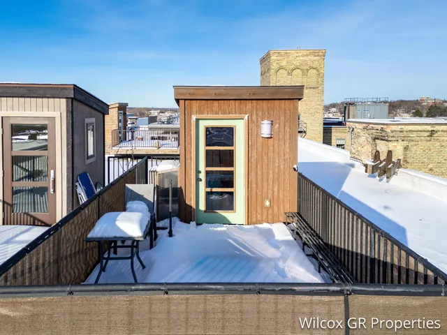 $357,900 | 940 Monroe Avenue Northwest, Unit 558, Grand Rapids, MI 49503