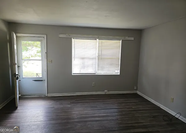 $995 | 6494 Lower Dixie Lake Road, Union City, GA 30291