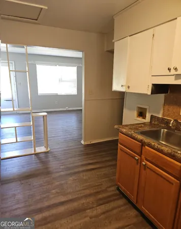 $995 | 6494 Lower Dixie Lake Road, Union City, GA 30291