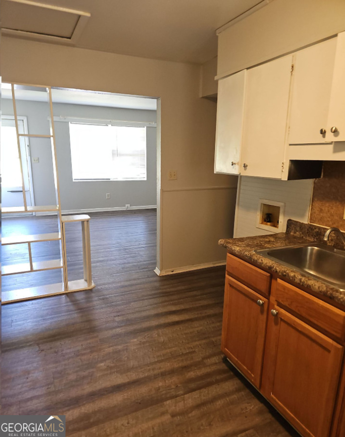 6494 Lower Dixie Lake Road Union City, GA 30291 - Photo 8 of 18