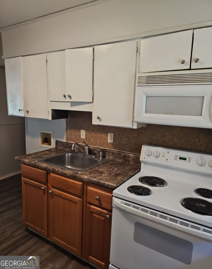 6494 Lower Dixie Lake Road Union City, GA 30291 - Photo 9 of 18