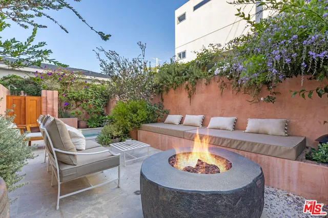 $15,000 | 812 Brooks Avenue, Venice, CA 90291