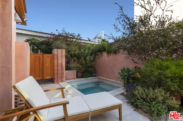 $15,000 | 812 Brooks Avenue, Venice, CA 90291