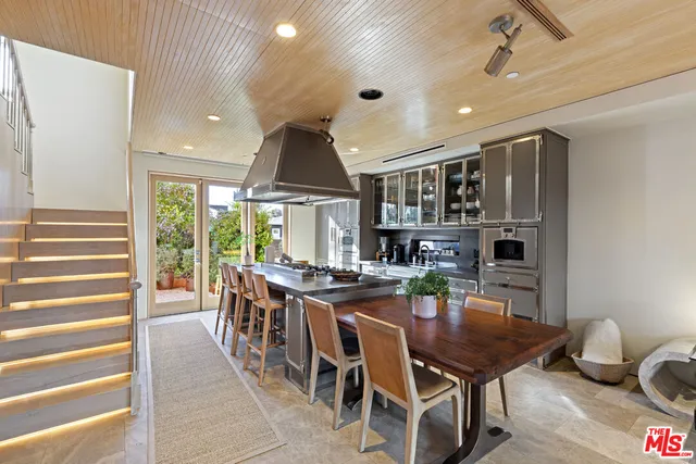 $15,000 | 812 Brooks Avenue, Venice, CA 90291