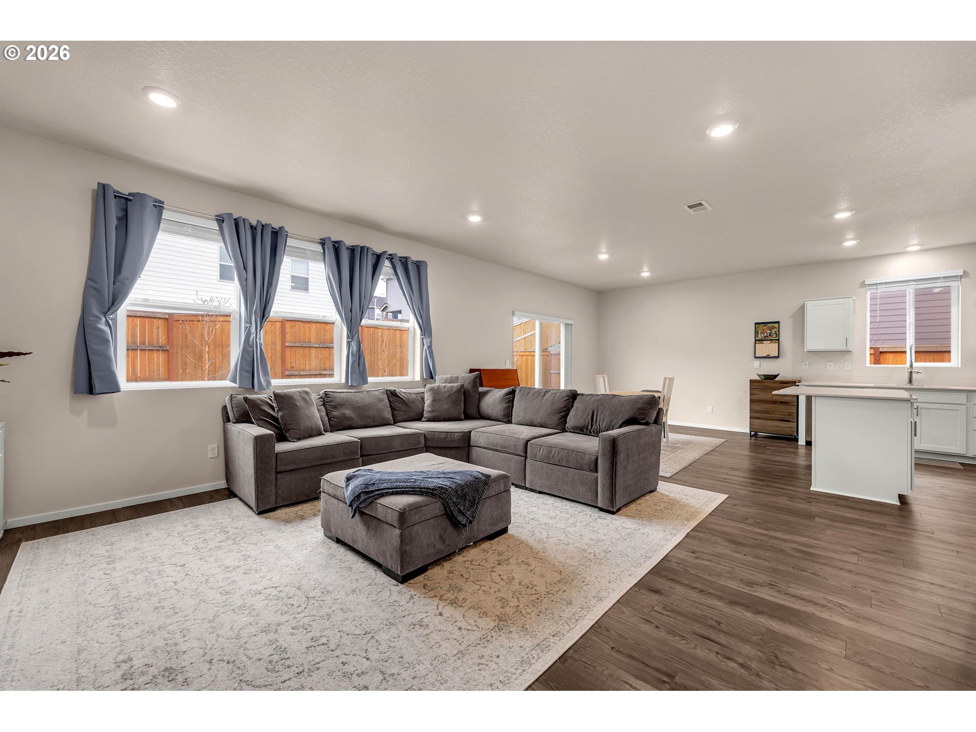 3259 Southeast 36th Street Gresham, OR 97080 - Photo 5 of 39 Living Room/Dining Room