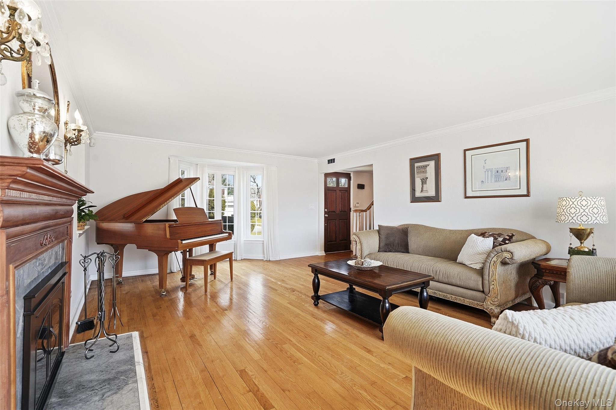 42 Sargent Road Scarsdale, NY 10583 - Photo 5 of 27