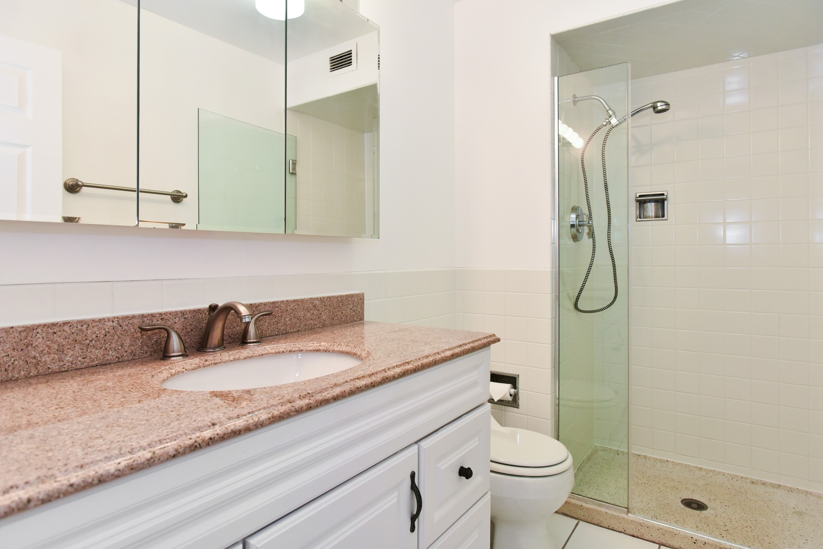 6007 North Sheridan Road, Unit 5J Chicago, IL 60660 - Photo 17 of 27