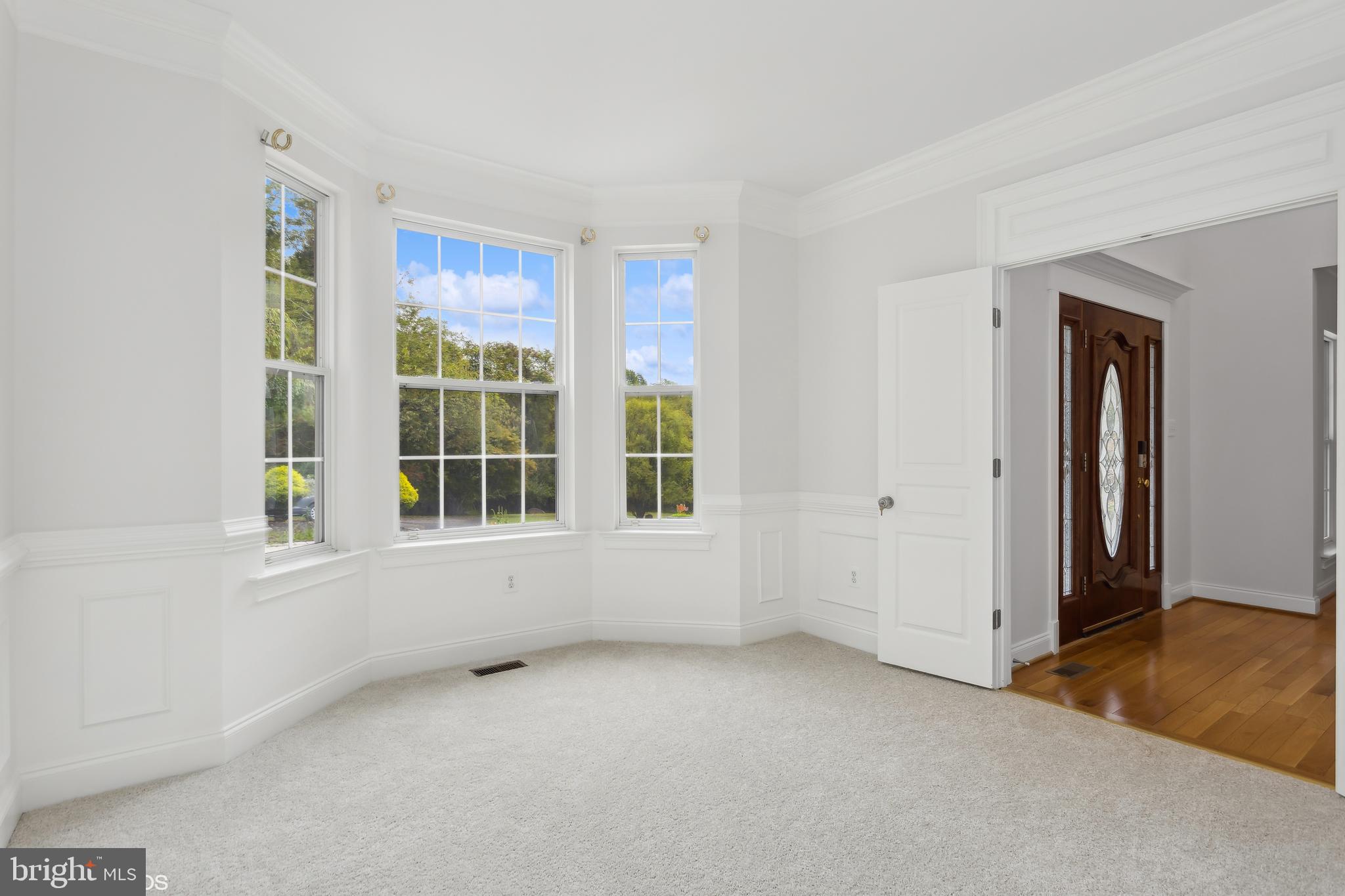 818 Hoods Mill Road Cooksville, MD 21723 - Photo 15 of 108 an empty room with windows