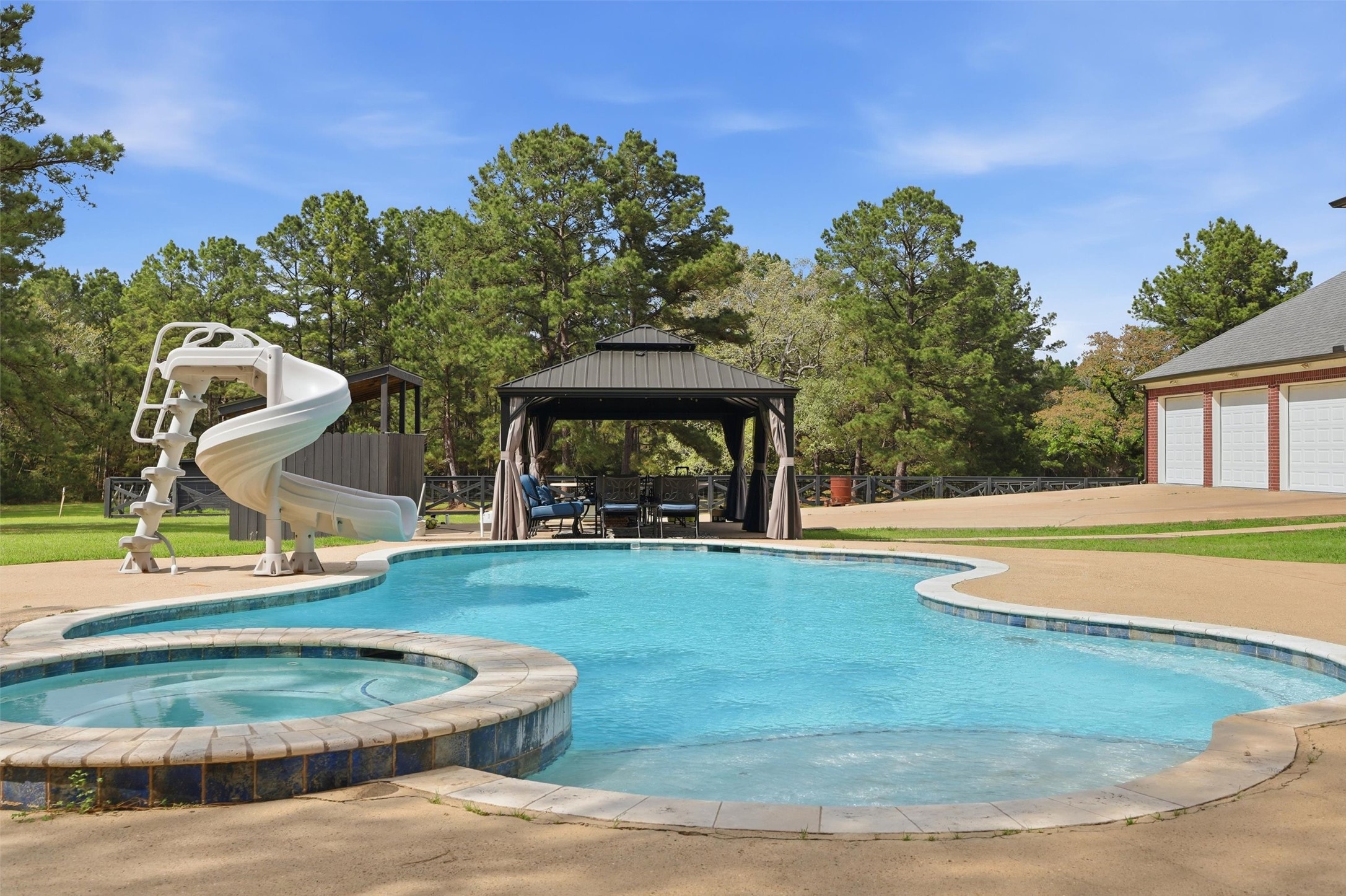 8582 Highway 75 Huntsville, TX 77340 - Photo 47 of 50