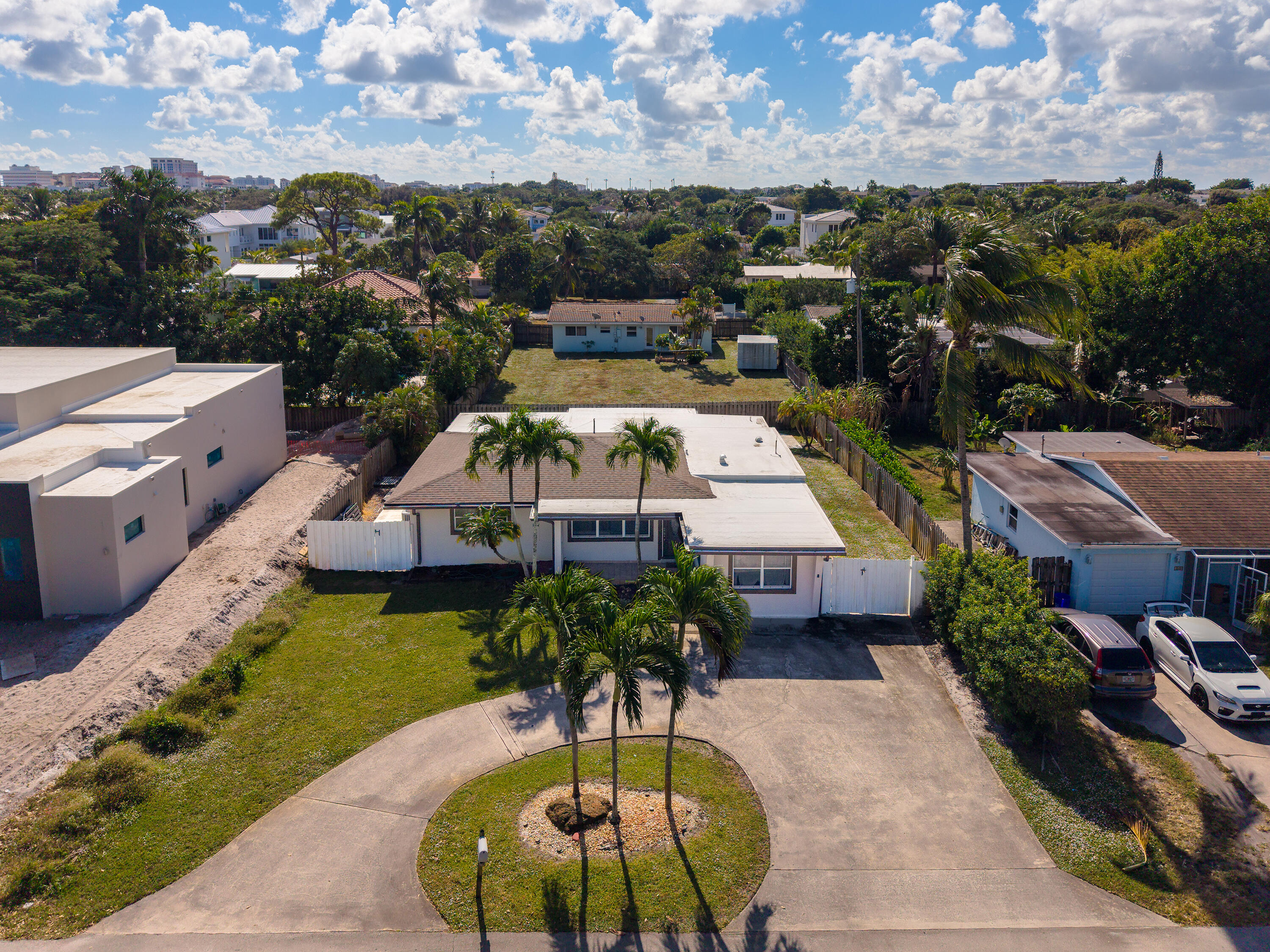 250 Northwest 11th Street Boca Raton, FL 33432 - Photo 24 of 30 a picture of houses with outdoor space