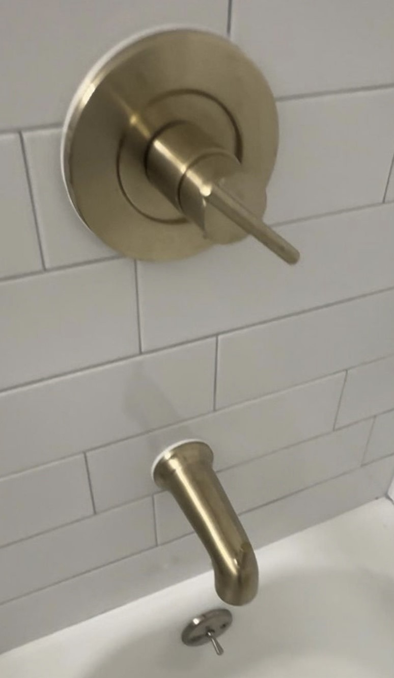 3403 Yupon Street Houston, TX 77006 - Photo 19 of 29 a bathroom with a sink