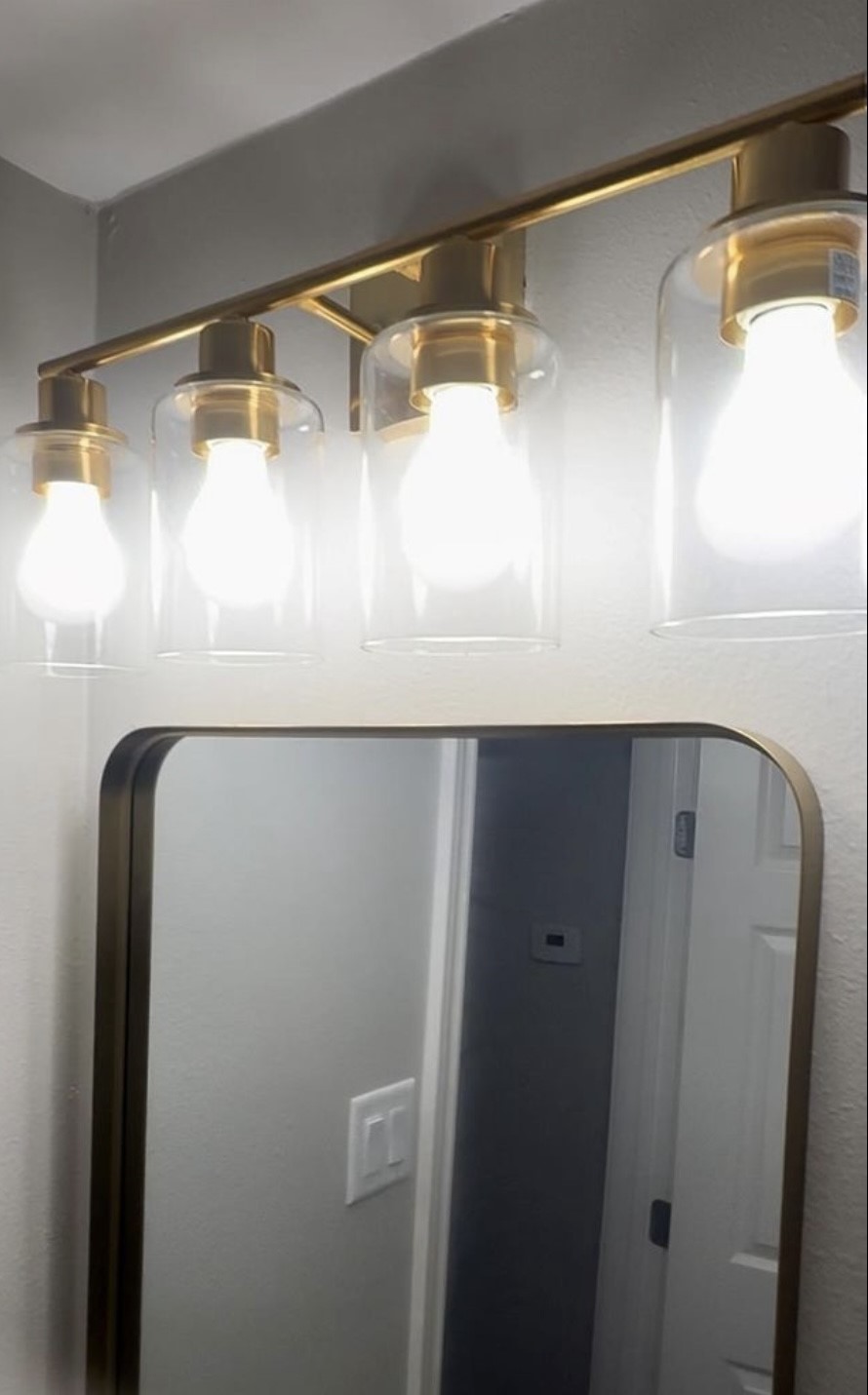 3403 Yupon Street Houston, TX 77006 - Photo 20 of 29 a close view of walk in closet