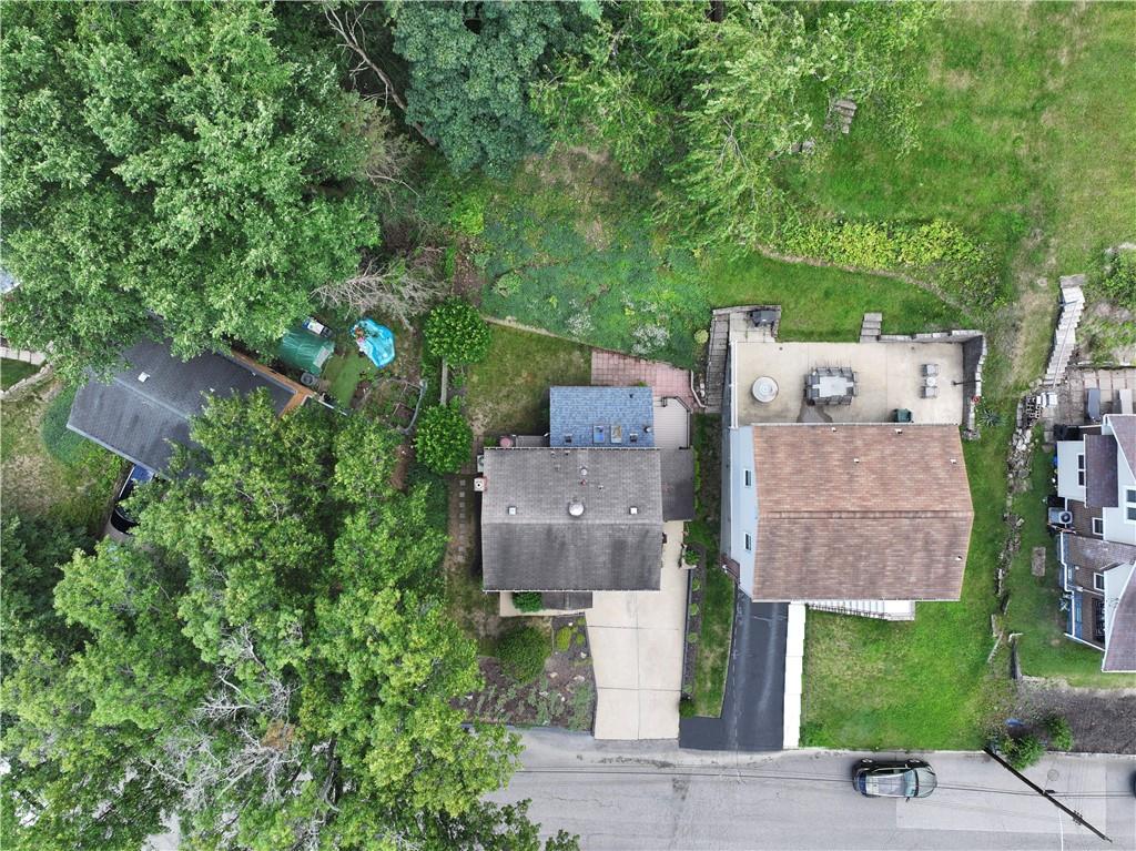 308 East Elmhurst Road Pittsburgh, PA 15220 - Photo 3 of 34 Gallery Image 3