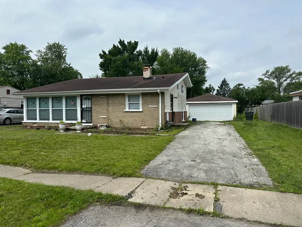 $224,900 | 16612 Oxford Drive, Markham, IL 60428