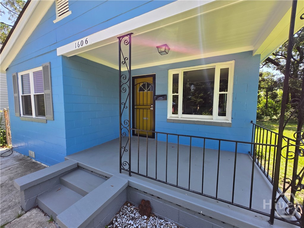 1606 Reynolds Street Savannah, GA 31401 - Photo 1 of 10