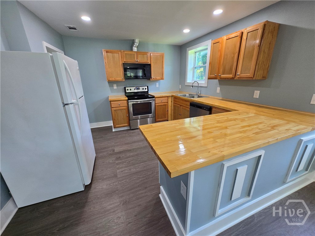 1606 Reynolds Street Savannah, GA 31401 - Photo 3 of 10