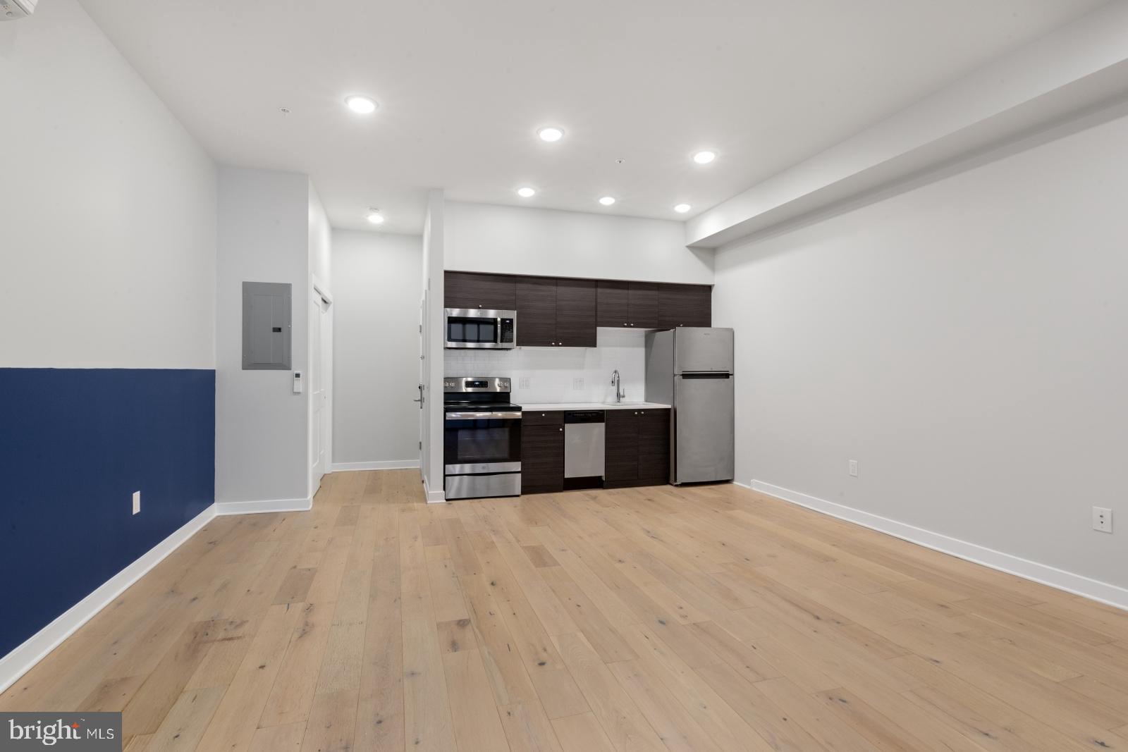 257 North 3rd Street, Unit 3 Philadelphia, PA 19106 - Photo 4 of 25