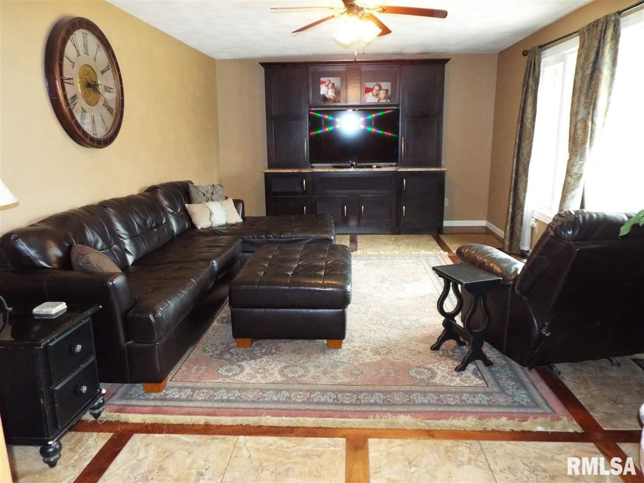 29 Forestview Road Morton, IL 61550 - Photo 3 of 30 Gallery Image 3