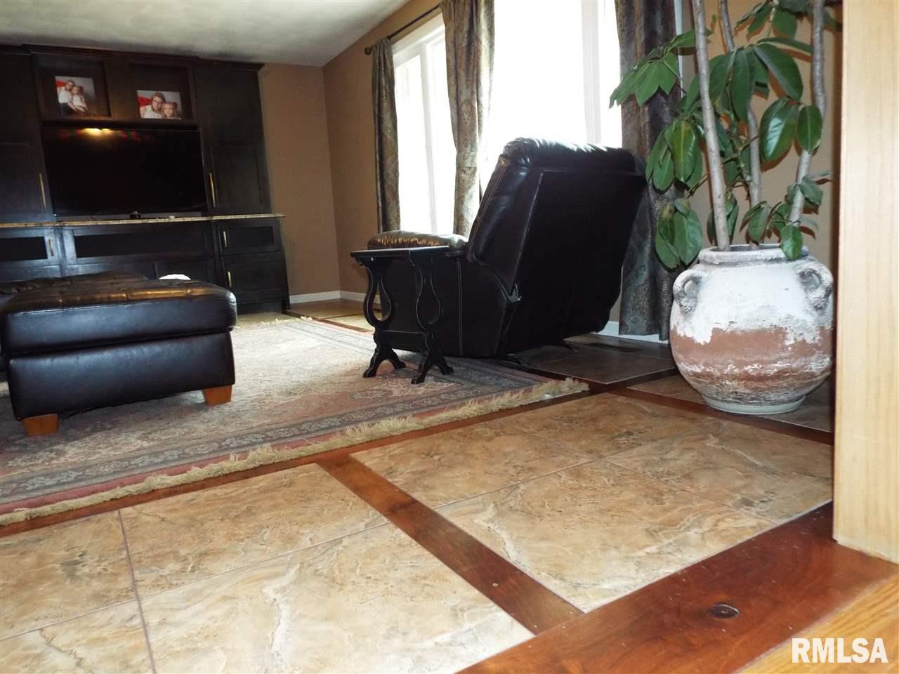 29 Forestview Road Morton, IL 61550 - Photo 4 of 30 Gallery Image 4