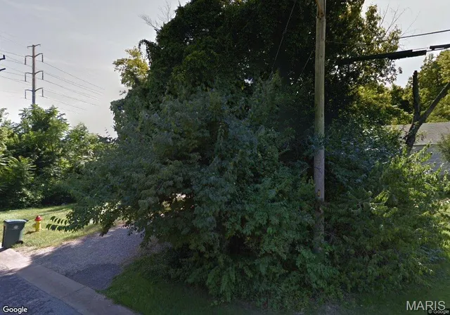 $199,000 | 649 South Elliott Avenue, Kirkwood, MO 63122