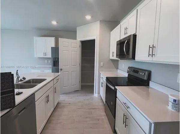 $2,300 | 30 1pl, Unit 3013, Cape Coral, FL 33914