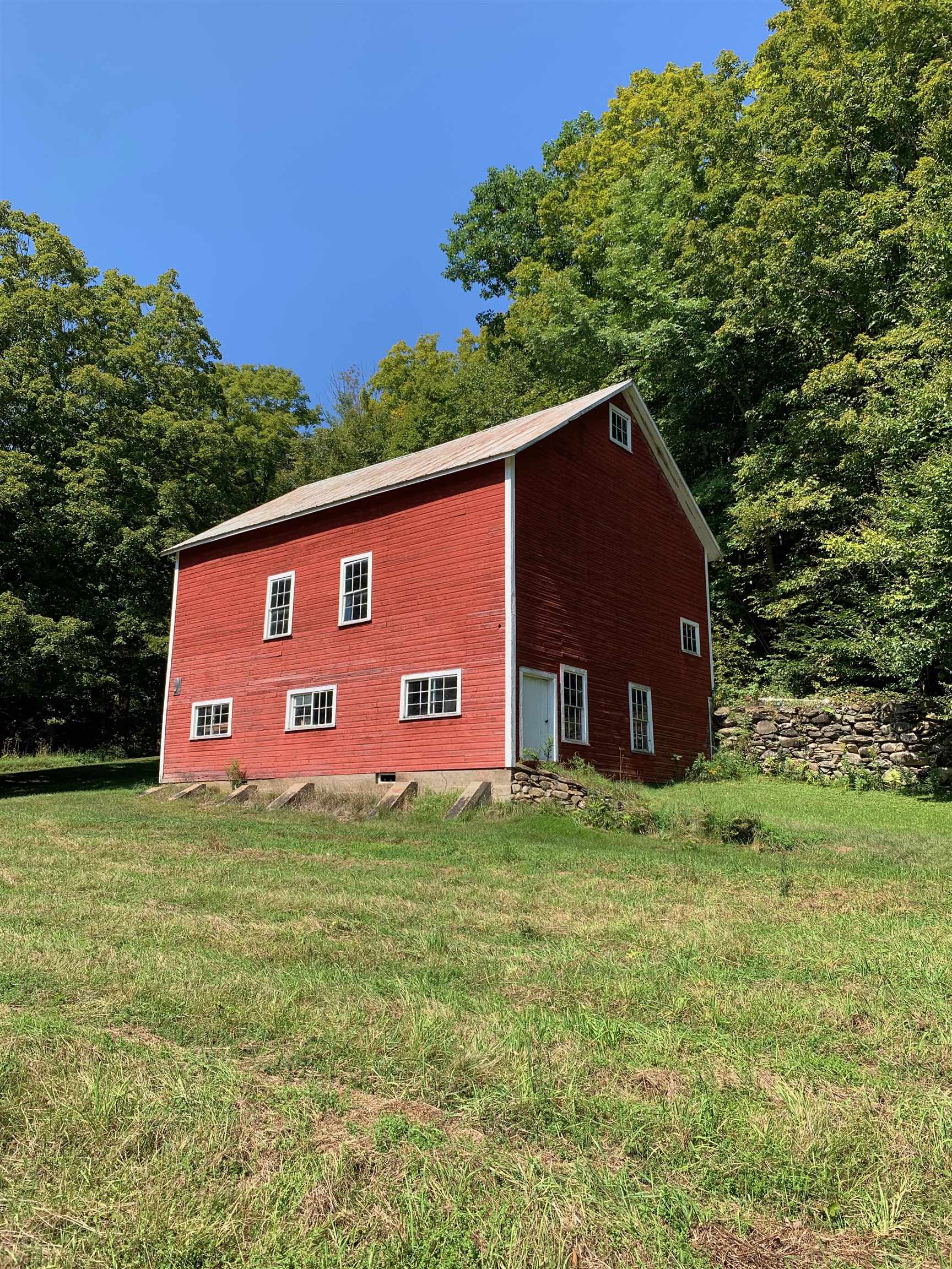 433 Freeman Road Pomfret, VT 05084 - Photo 10 of 19 Gallery Image 10