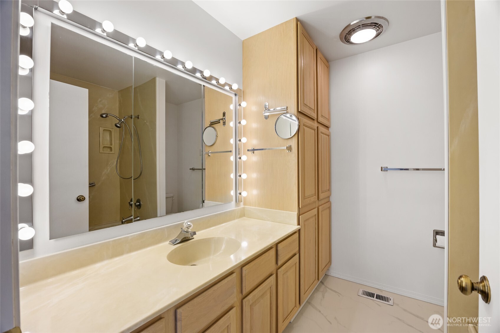 1782 Valley Road Northeast Moses Lake, WA 98837 - Photo 18 of 40