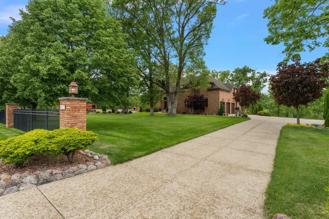 $899,990 | 5788 East 105th Place, Crown Point, IN 46307