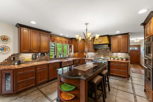 $899,990 | 5788 East 105th Place, Crown Point, IN 46307