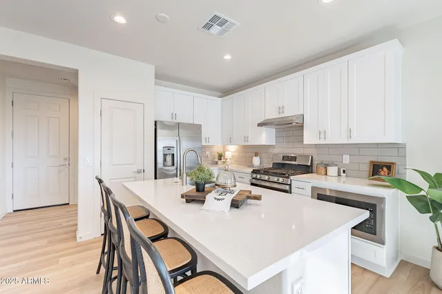 $569,900 | 624 North Vine Street, Chandler, AZ 85225