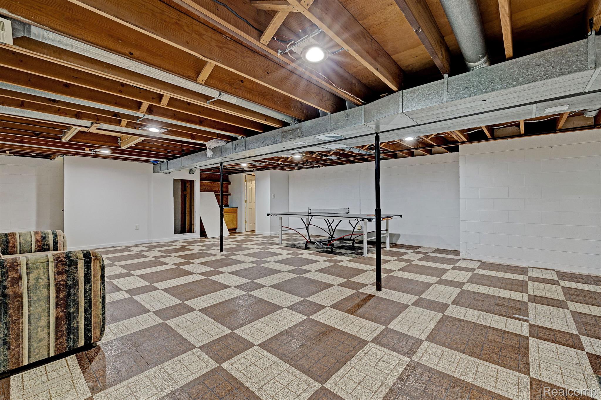 2354 Blockton Road Rochester, MI 48306 - Photo 39 of 73 Gallery Image 39