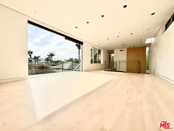 $29,000 | 716 Brooks Avenue, Venice, CA 90291