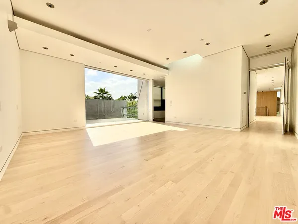 $29,000 | 716 Brooks Avenue, Venice, CA 90291