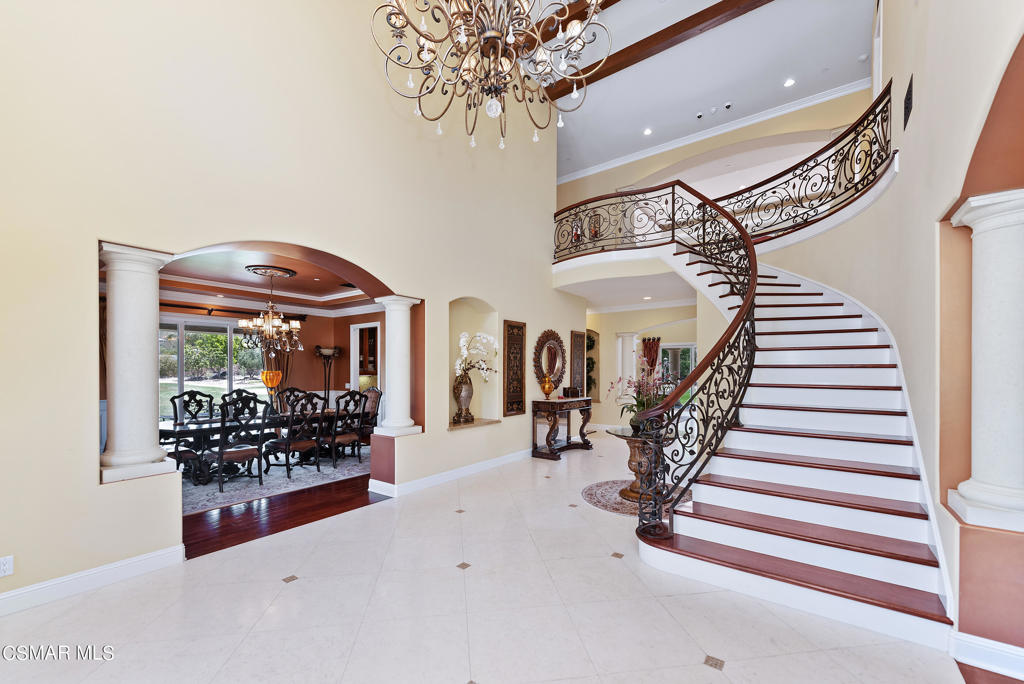 2462 Lost Canyons Drive Simi Valley, CA 93065 - Photo 5 of 50 a view of entryway