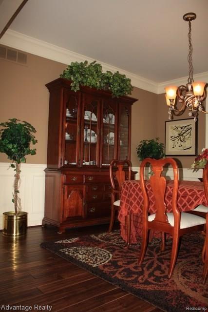 16048 Moore Park Road Macomb, MI 48044 - Photo 12 of 58 IMG_0437.JPG