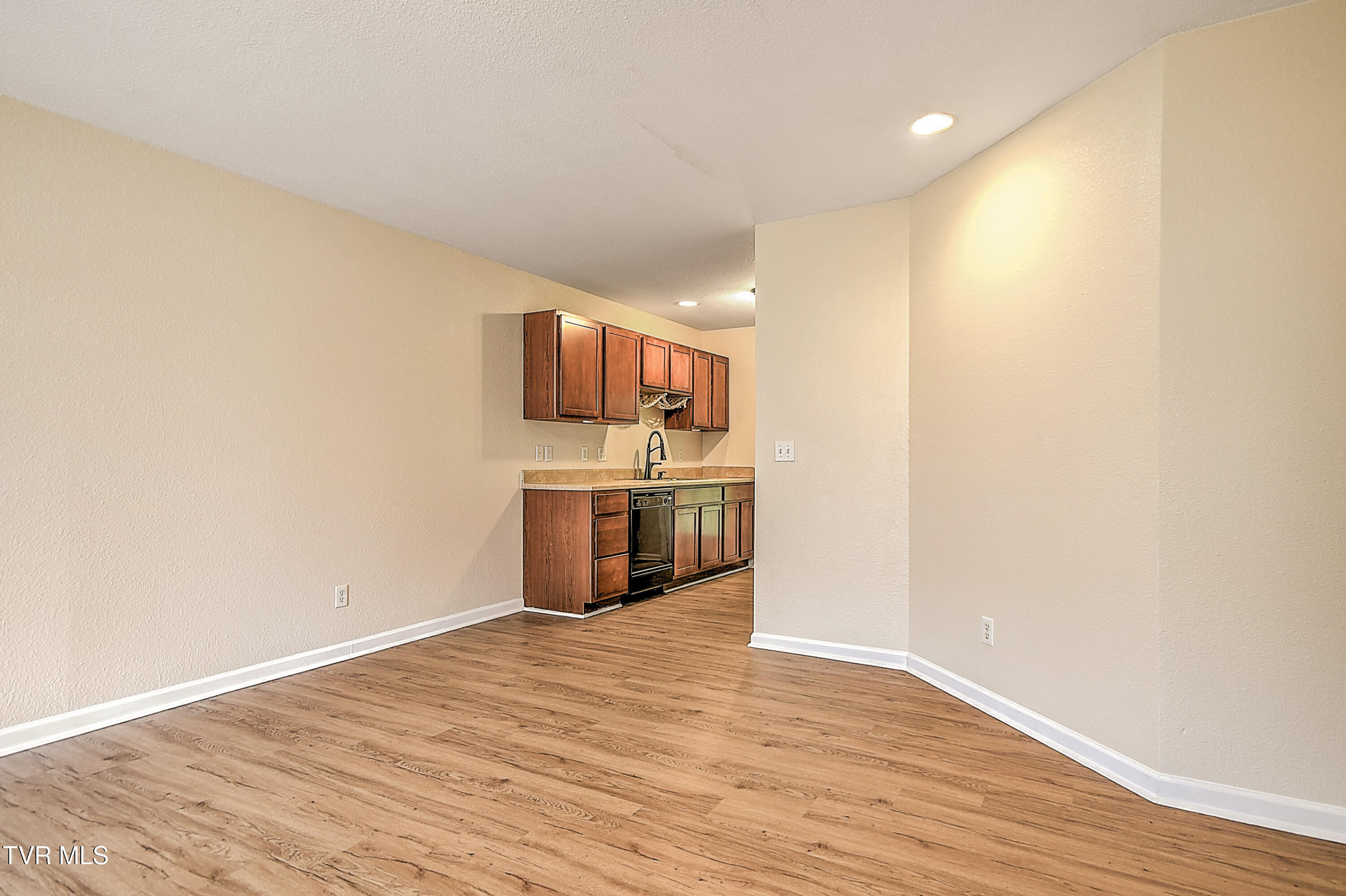 396 Jonesboro Road, Unit 3A Piney Flats, TN 37686 - Photo 10 of 27 396 Jonesboro TJ-12