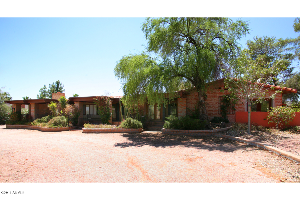 6804 North Joshua Tree Lane Paradise Valley, AZ 85253 - Photo 1 of 17 Front Elevation